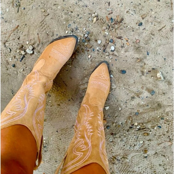 NWT Tan cowgirl boots - Picture 4 of 7